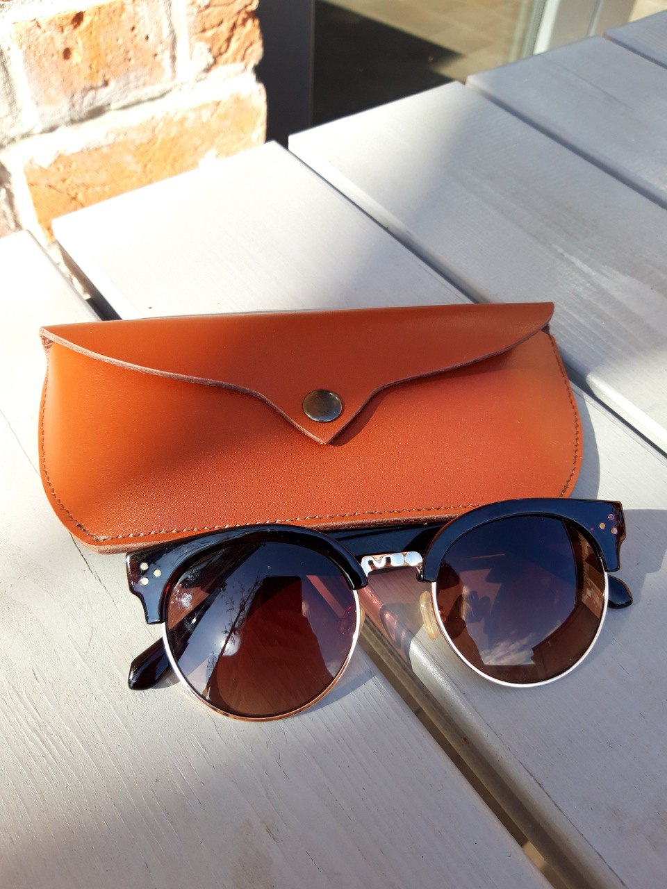 Leather sunglasses case